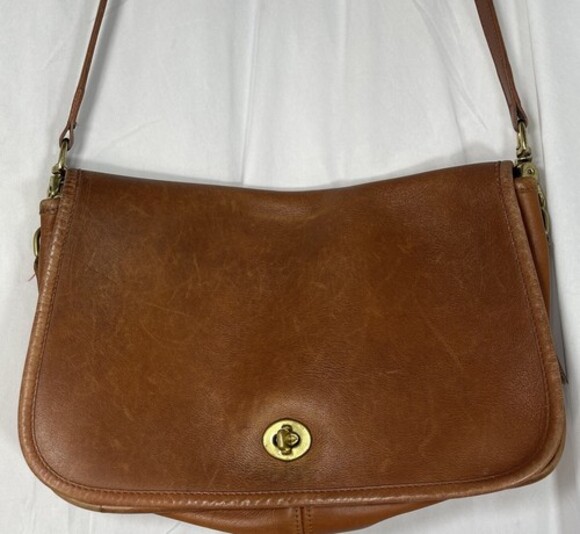 Vintage COACH Penny Pocket Crossbody Purse Brown Tan Leather #9755 USA Turnlock - Picture 2 of 16